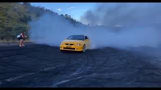 CV8 Monaro Frying A Set Of Tyres [upl. by Glad]