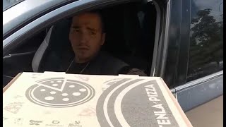 Millonario regala casa amueblada si le ayudas a entregar unas pizzas 😭 [upl. by Happ]