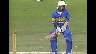 Aravinda at his best Brilliant Aravinda De Silva ODI cameo vs Australia Adelaide Oval 198990 [upl. by Sunda]