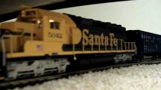 HO Santa Fe SD402 Broadway Limited Imports Blueline 5042 [upl. by Ettenal]