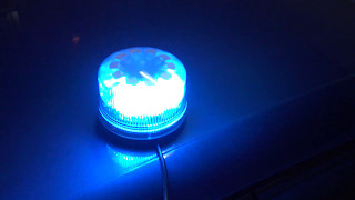 Nouveau gyrophare B16REVO à LED avec coiffe incolore [upl. by Kalindi]