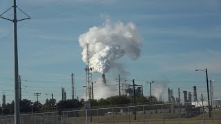 Texas City lifts shelter in place order after Marathon refinery releases sulfur dioxide [upl. by Yessak802]