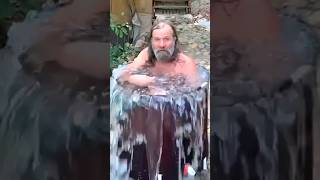 दुनिया के सबसे ताकतवर ice man 🤯 Wim Hof Facts Shorts  GajabTathya [upl. by Alleuqcaj]