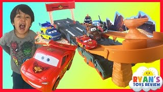 Disney Cars Lightning McQueen Toys Transforming Drift Race Track [upl. by Whiteley]