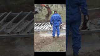 Excavator needed 290 kg Aluminium Anthill Casting Meat Ant  I purpureus  Armidale 20161018 [upl. by Janeczka49]