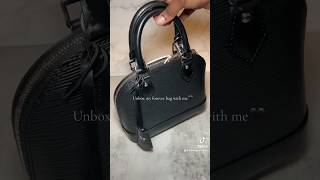 Louis Vuitton alma bb epi leather noir 🖤louisvuitton louisvuittonaddict almabb [upl. by Orag]