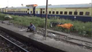 AJMER  NEW DELHI SHATABDI ENTERING JAIPUR FOR ITS SCHEDULED STOP [upl. by Ahtera]