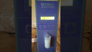 Milk fat testing machine मे दूध की फेट केसे टेस्ट करे [upl. by Renaxela]