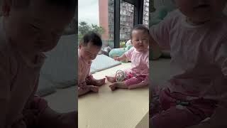 This AMAZING DAD Taking Care of Twin Babies Like a Pro 👶👶 identicaltwins superdad cutebabyvideo [upl. by Berns]