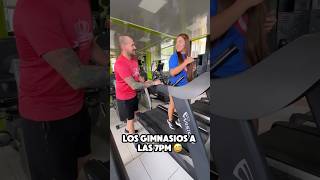 Gimnasios a las 7pm en Colombia 🇨🇴 😅 humor risas gym [upl. by Adabelle]