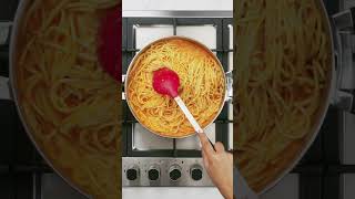 SPAGHETTI en SALSA de TOMATE CASERA 🍝😋  RoyalPrestige Perú Shorts Receta en descripción [upl. by Wolfort220]