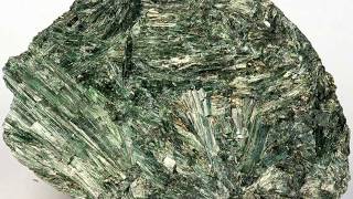 How to identify Actinolite  Learning Geology [upl. by Alyac625]