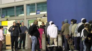 BestBuy Black Friday Sales Madness Experience [upl. by Sileas]