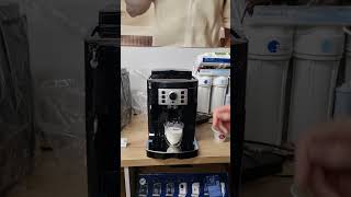 Delonghi Magnifica S  Капучино вручну  рецепт [upl. by Inalaehak604]