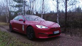 Tesla Model S Plaid acceleration test on gravel [upl. by Chadwick]