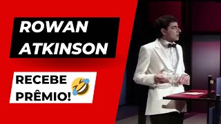 Rowan Atkinson recebe prêmio de melhor ator 🤣 [upl. by Anoyek822]