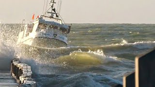 📛 ATTENTION LES BATEAUX DE PÊCHES SONT FACE À DES CONDITIONS MARINES DANGEREUSES 🌊 😨 ALEXROLLAND [upl. by Finnegan]