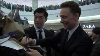 131014 Tom Hiddleston Thor The Dark World Red Carpet in Seoul01 톰 히들스턴 레드카펫 입장1080p [upl. by Hachmann]