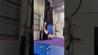 Weighted Toe Hang 2nd Attempt 2x 10 lbs454 kg lyra aerialhoop circus helloween fail [upl. by Psyche]