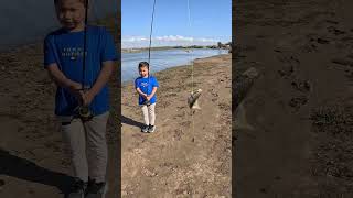 Beach Fishing Adelaide fishingvlog fishingvideo fishingadventures fishingshorts [upl. by Ahsinahs]