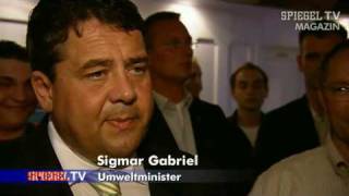 Umweltminister Gabriel und seine Energiesparlampe  SPIEGEL TV [upl. by Marquis53]