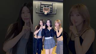 ZOOM👀 with BADVILLAIN 배드빌런 EMMA 엠마 Vin 빈 VIVIZ 비비지 UMJI 엄지 Shhhchallenge 쉿챌린지 [upl. by Pugh]