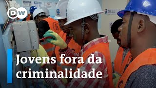 Angolano cria projeto para salvar jovens da criminalidade [upl. by Campman30]