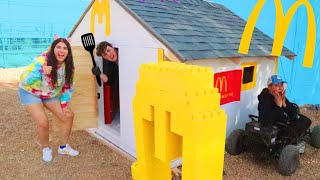 WE MADE A TINY MCDONALDS IN TINY TOWN [upl. by Twitt]