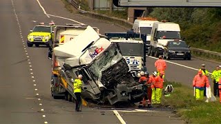 UK incidente con 8 morti arrestato lautista di un tir era ubriaco [upl. by Ahkihs]