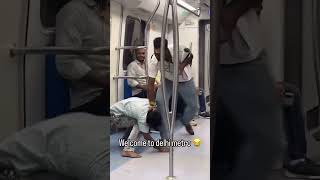 Delhi Metro viral video 😂😅😆Metro viral video Vinikasiwachvlog youtubeshorts viralvideo [upl. by Aserret846]