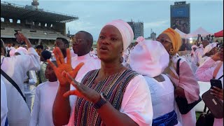 SHOLA ALLYSON DANCE HAPPILY TO TOPE ALABI SONGS AT LULI CONCERT 7 [upl. by Aeduj]