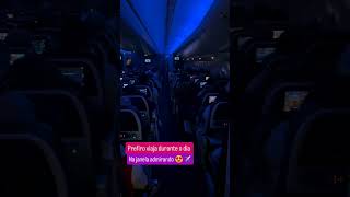 Prefere viajar a noite com calmaria ou durante o dia com belas imagens na janela do avião [upl. by Armbrecht]