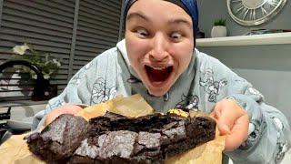 MAKING BROWNIES LIVE EHEH👹  LaigaLuvsCats is live [upl. by Martita847]