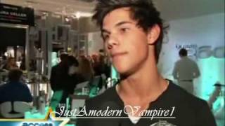 Taylor Lautner shows us his body Exclusiv Interview about New Moon [upl. by Nnaytsirk]