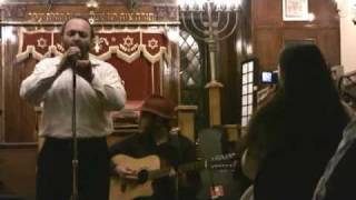 Yehuda Green performs at the Carlebach Shul [upl. by Lib]