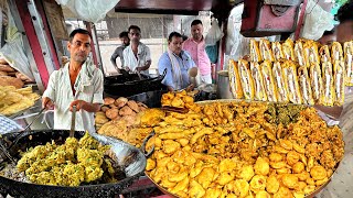 100km दूर से ग्राहक aate hai। मशहूर Panditji ke Pakode । Ghaziabad street Food India [upl. by Remde]