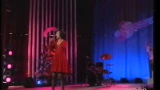 Laura Pausini quotSanremo Famosiquot 1991  SI STA COSI canzone vincitrice [upl. by Aracaj]