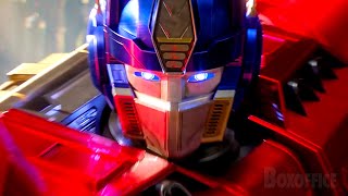 Orion Pax se convierte en Optimus Prime  Transformers Uno  Clip en Español [upl. by Mayrim]