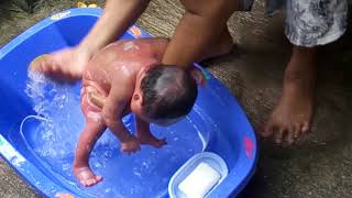 How To Bath a Newly Born Baby In A Traditional Way Asian Style [upl. by Welsh]