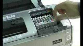 Changer vos cartouches sur EPSON Photo R2400 [upl. by Sisile]