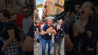 Street food pani cunzatu detto muffuliatta nò murrialisi a Ballarò  Palermo  Sicilia [upl. by Roddie563]