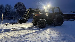 Zetor 8145 zakopał się w śniegu 😂 [upl. by Newcomb12]