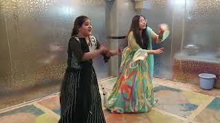 dance to do in weddinglagdi hai thaaicutiepielondon thumakda [upl. by Immac]