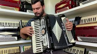 À venda Acordeon TITANO 🇮🇹 whatsApp 📲55 9 9697 4801 [upl. by Notsag700]