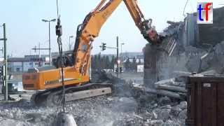 Liebherr R934B Fa Luff Demolition  Abbruch Kaufland Augsburg Germany 21032015 [upl. by Ehtylb]