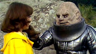 Sarah Jane and the Sontaran  The Sontaran Experiment  Doctor Who [upl. by Annaihs]