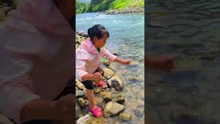 I am the fishing expert in the village 我是村里的钓鱼高手 Xiaomei fishingfun fishinglife fishday [upl. by Larok]