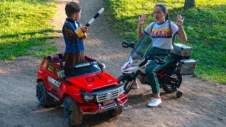 The Wheel Fell off on Police car Police Kid ride on car and Changing Wheel [upl. by Georgiana296]