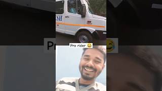 Kis tra POLICE को दिया चकमा 😂😂😂 shorts viralshorts ytshorts rider viralvideo [upl. by Grous]