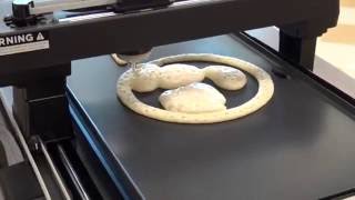 Pancakebot printing a pancake  3  tech4seniors [upl. by Maitland823]